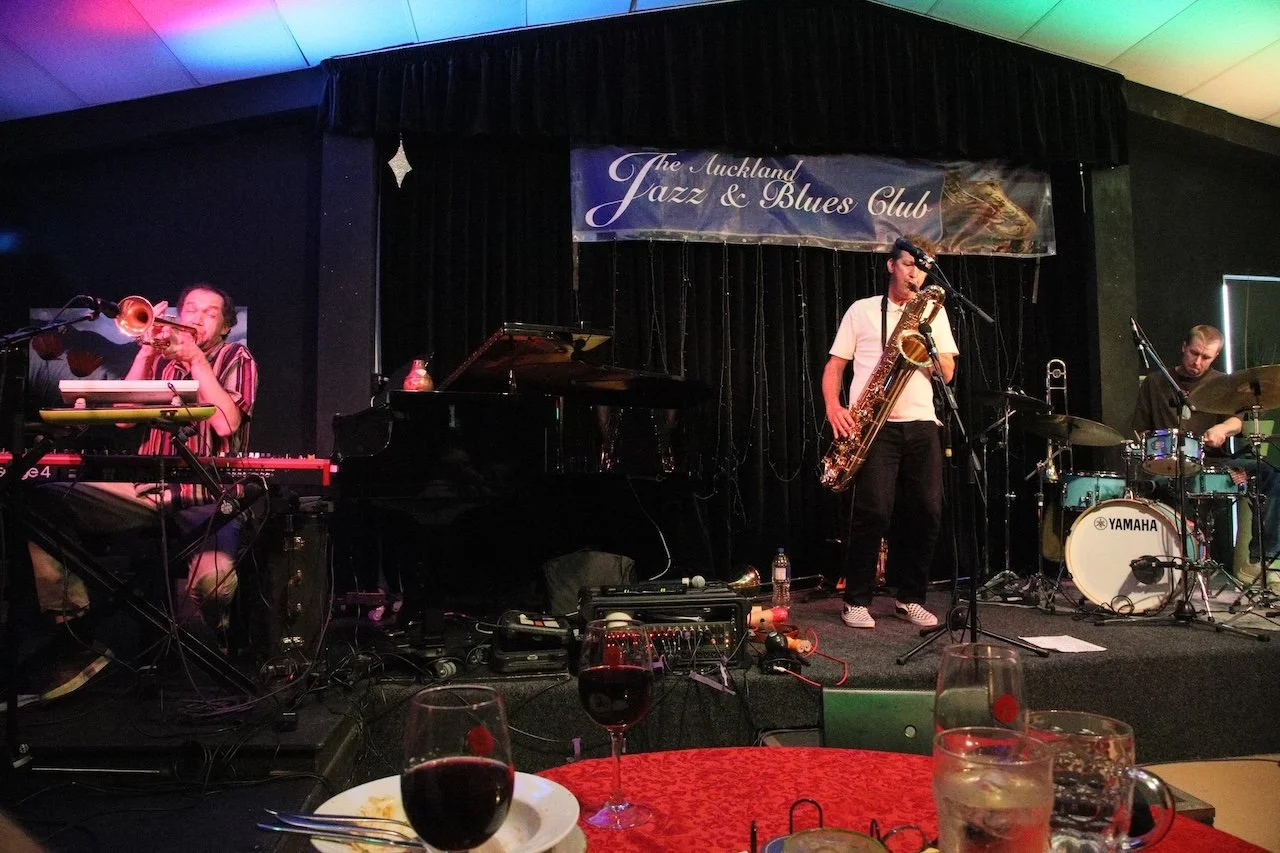 Love Square_11-11-25 22.JPG