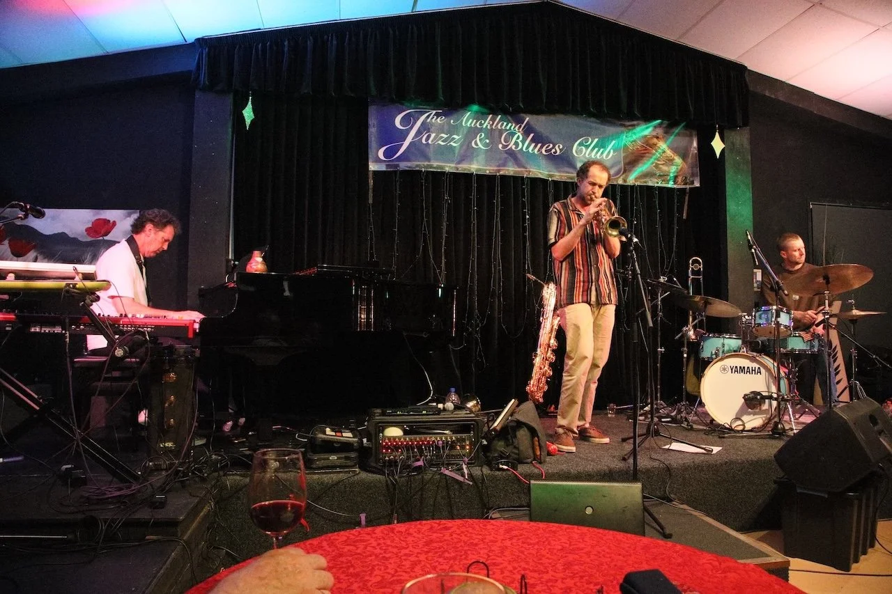 Love Square_11-11-25 95.JPG