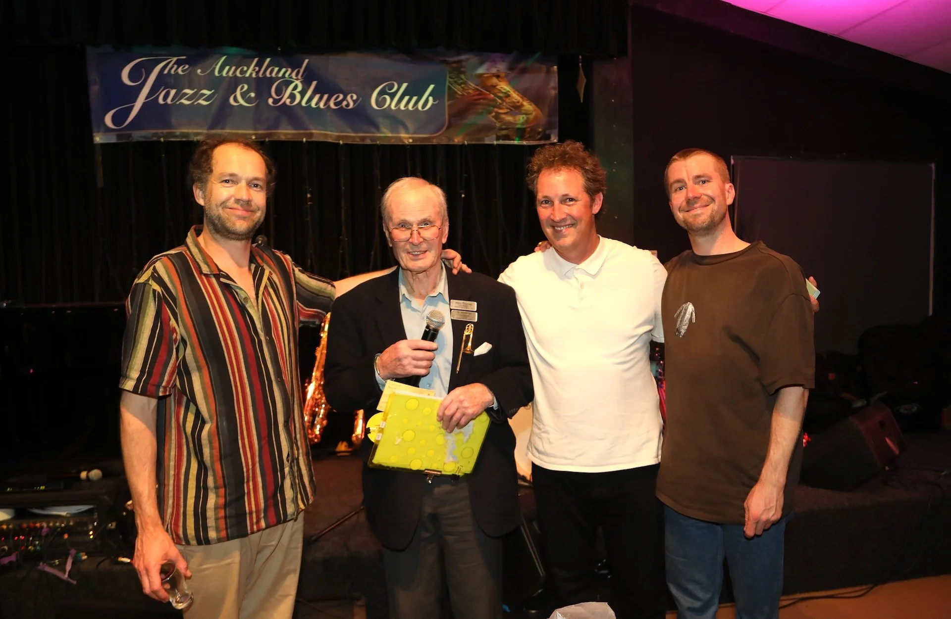 Love Space with Merv Thomas - 11-11-25