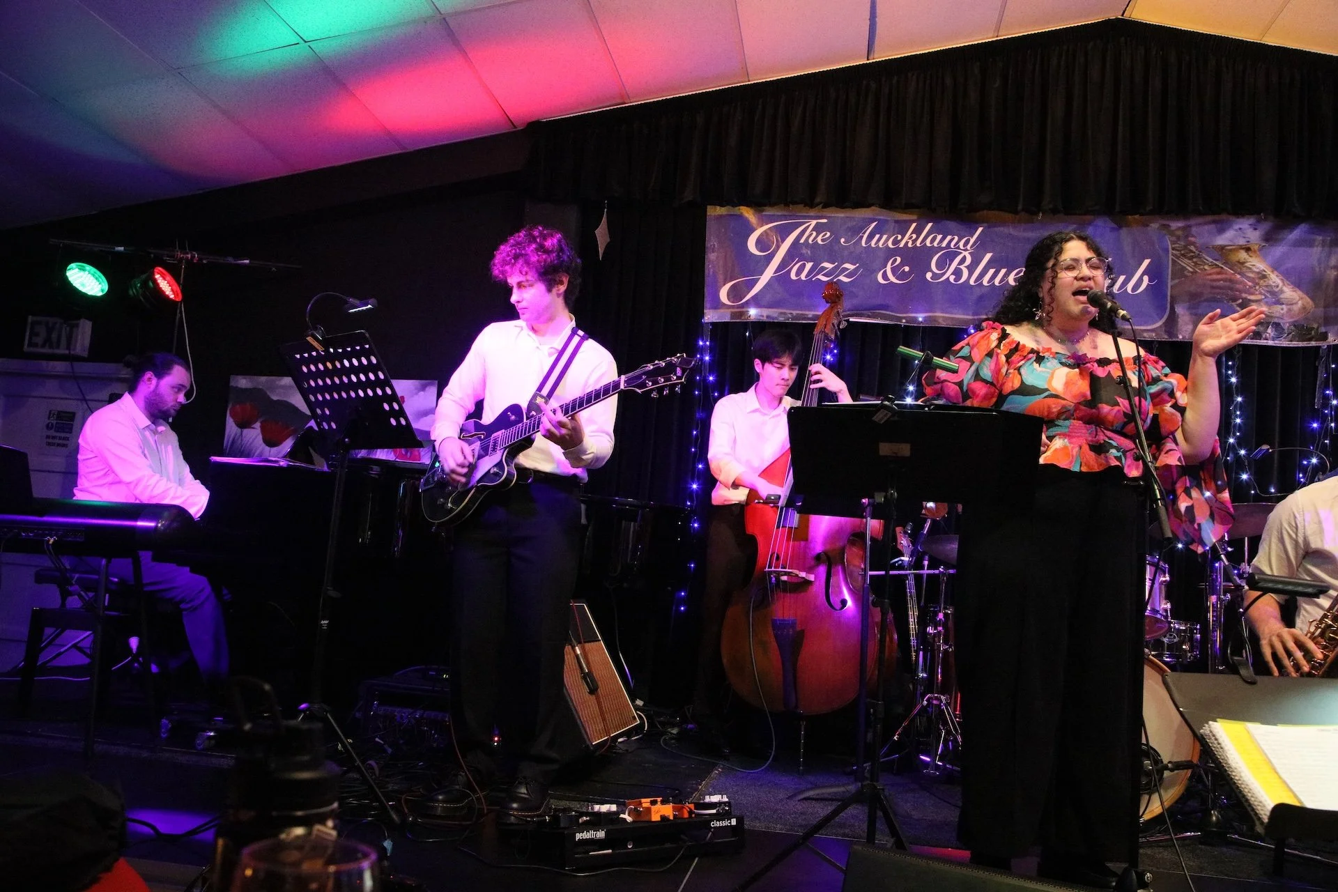 Queen City Big Band_16-12-25  16.JPG