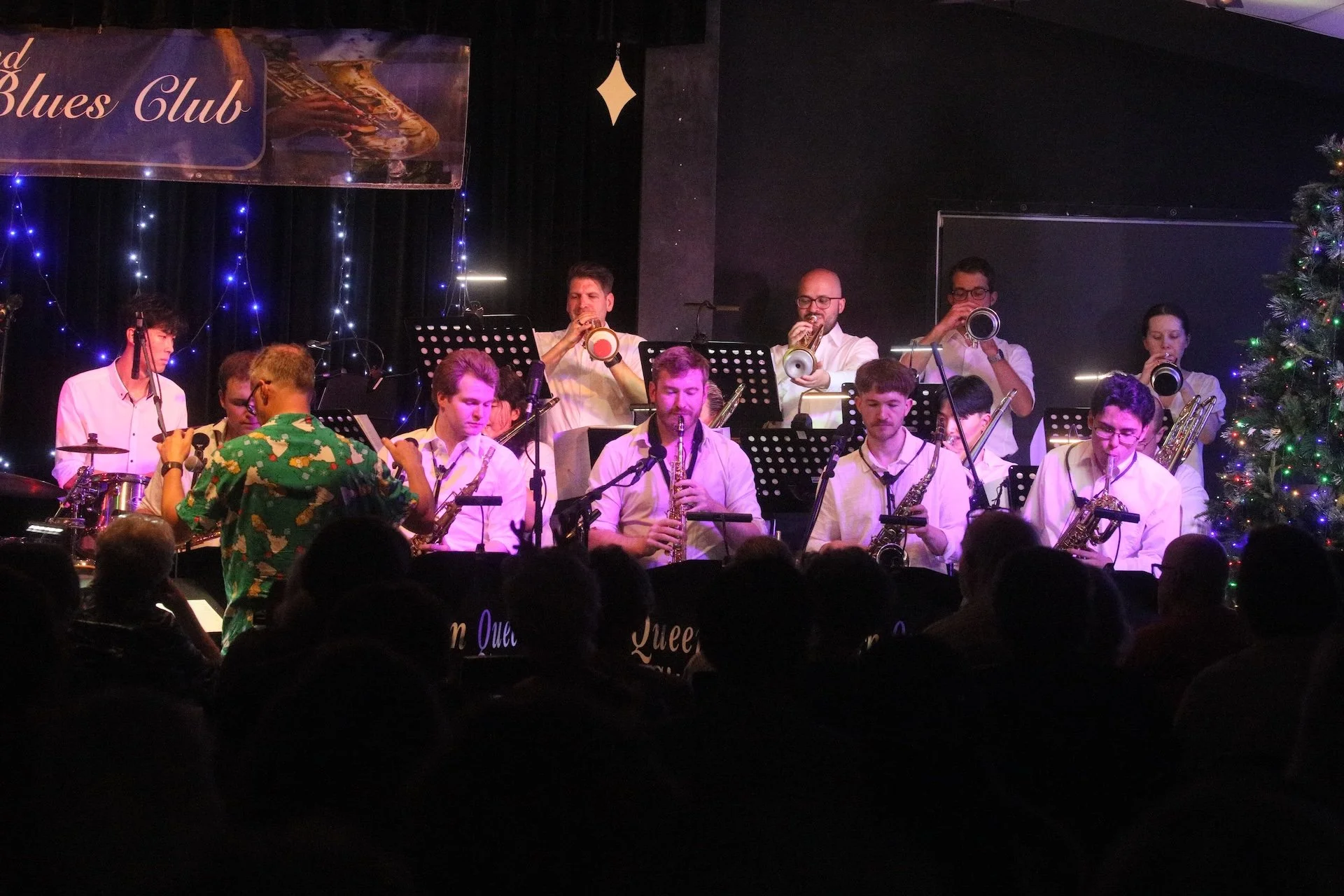Queen City Big Band_16-12-25  76.JPG