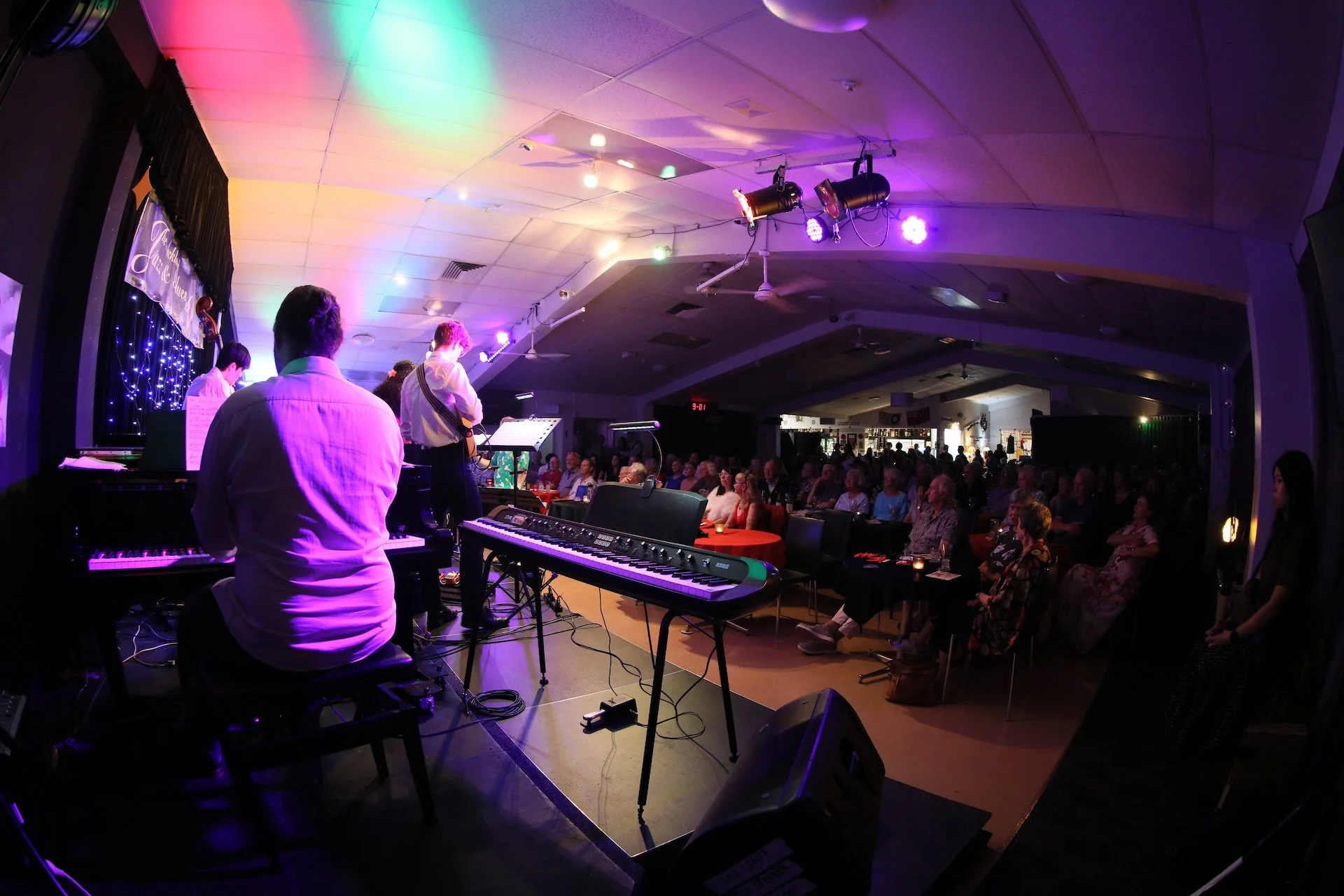 Queen City Big Band_16-12-25  88.JPG