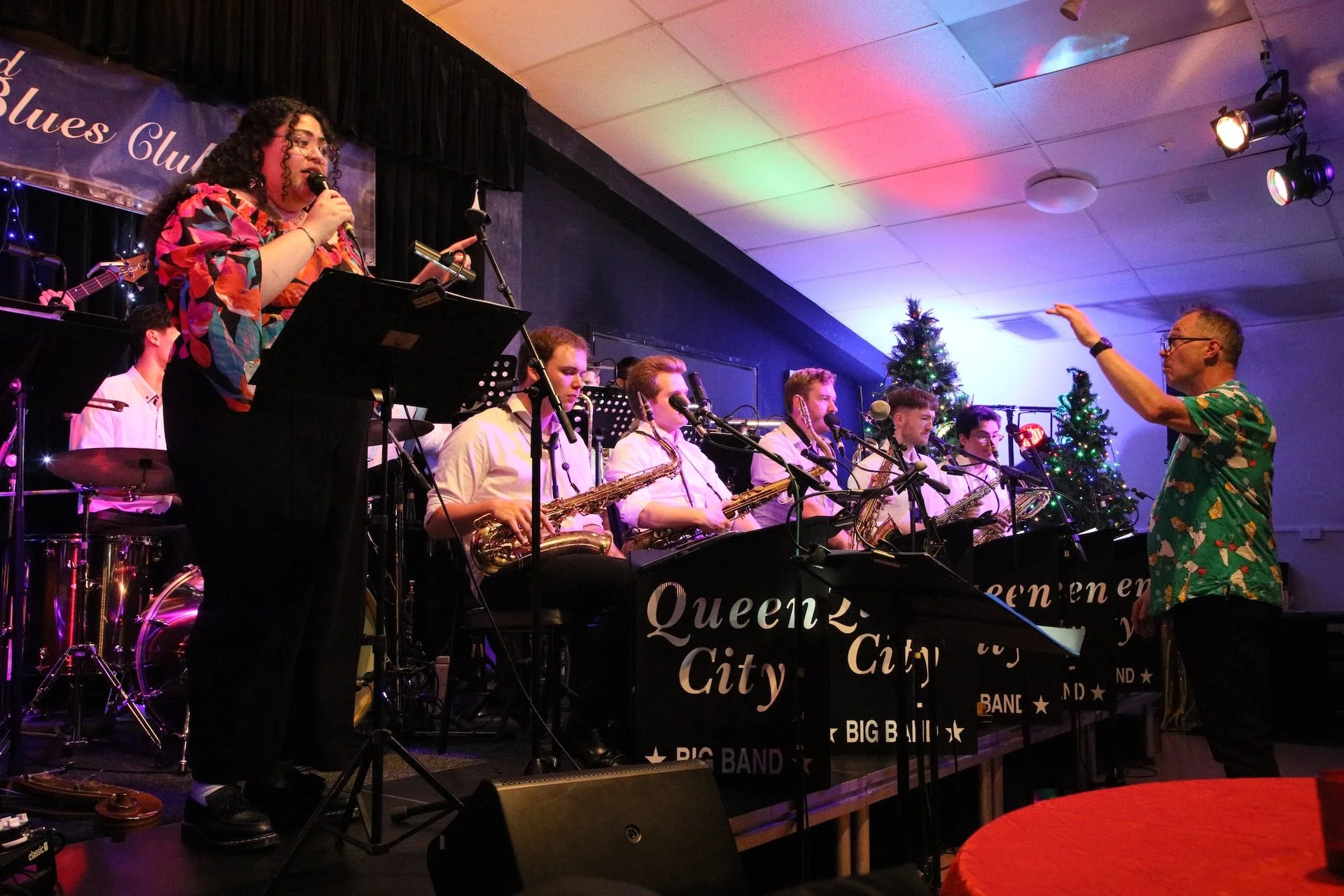 Queen City Big Band_16-12-25  117.JPG