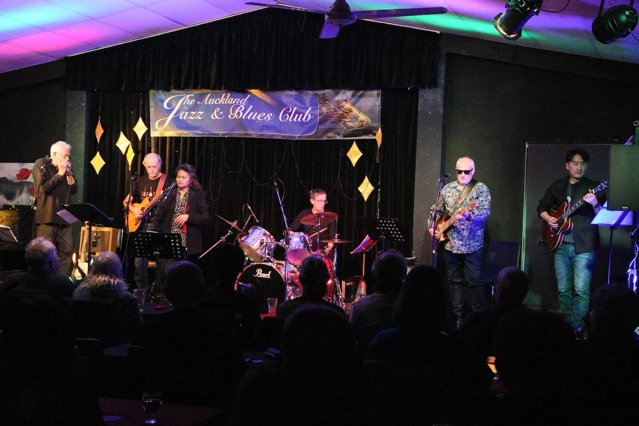 Blue Collar Band_25-8-26 4.JPG
