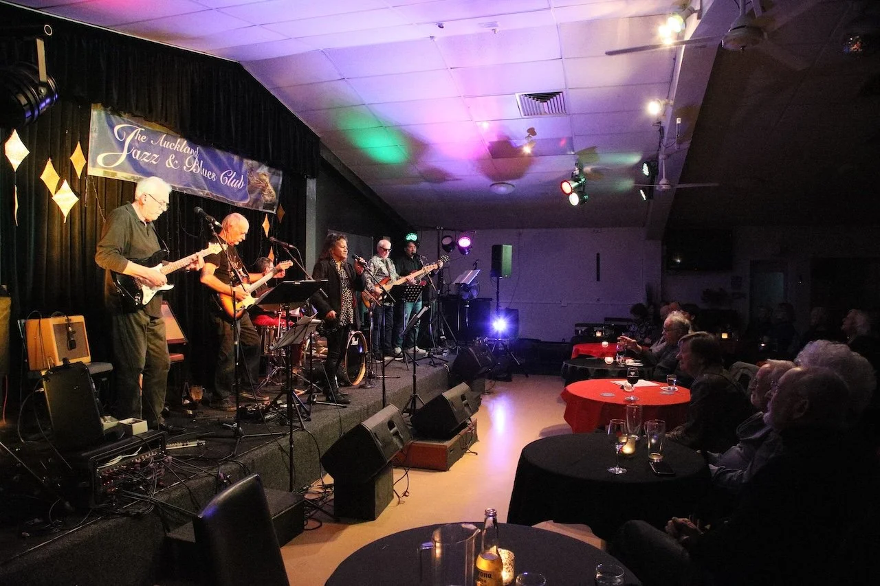 Blue Collar Band_25-8-26 37.JPG
