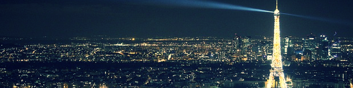 ...and soaking up the sparkles of La Tour Eiffel...