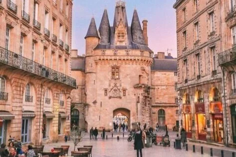 Bordeaux Shines Brightly As the Holidays Approach