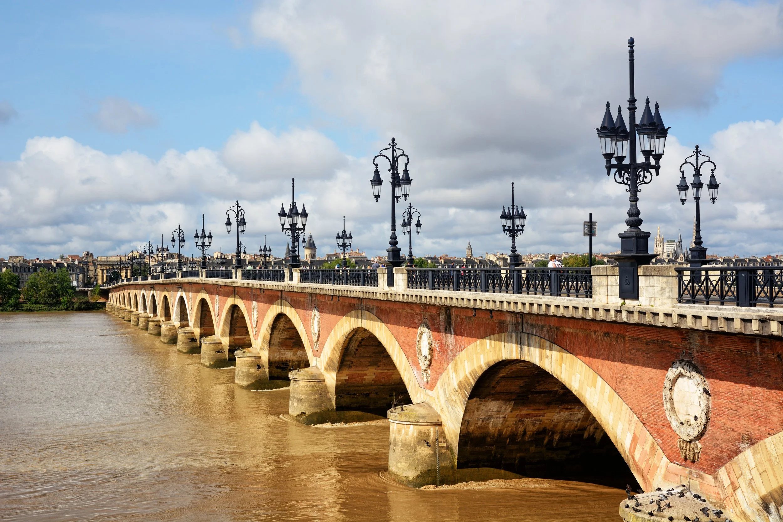 Make 2023 the Year of Bordeaux!