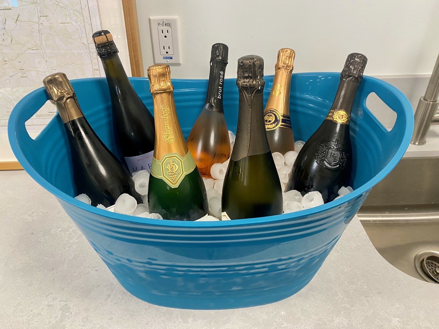 Thanks to all who came out on Saturday to toast moms with our California bubbly tasting lineup! We hope that every one who does the hard work of mothering got to relax with a glass of something delicious on Sunday&mdash;especially Kay &amp; Linda, ou