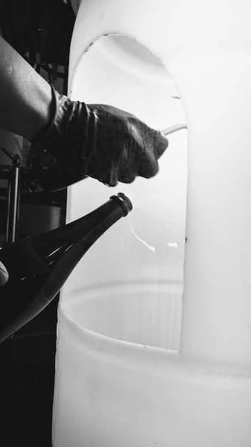 Bottling_Anonymous_Sparkling_Wine_2.jpg