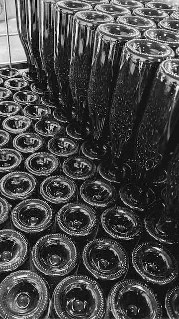 Bottling_Anonymous_Sparkling_Wine_3.jpg