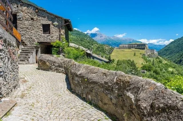 Nebbiolo Masterclass: Barolo, Barbaresco, Valtellina, and Beyond