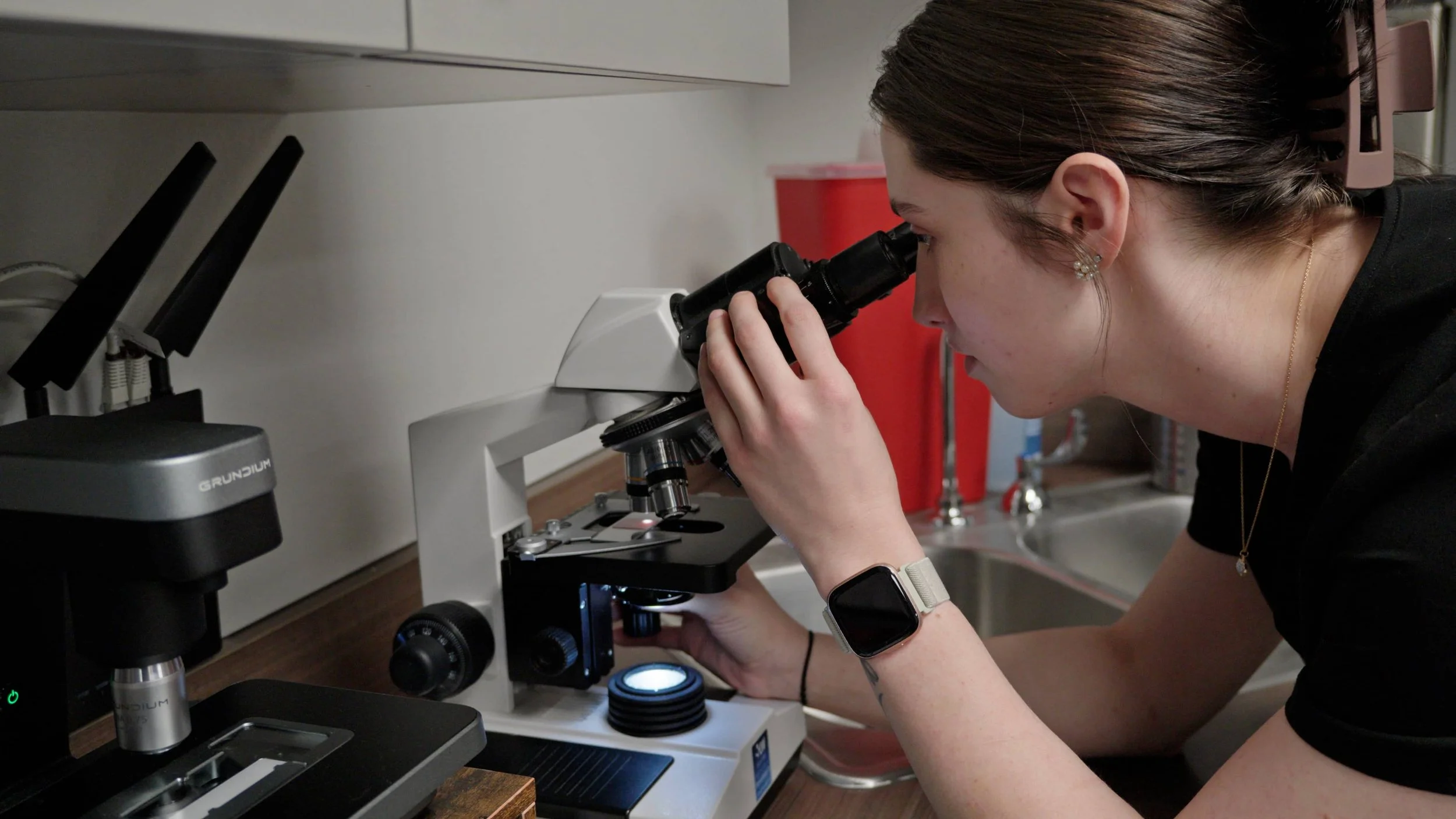 Microscope1-min.jpg