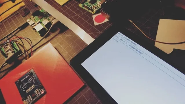 Reading Mugs and Keeping Secrets