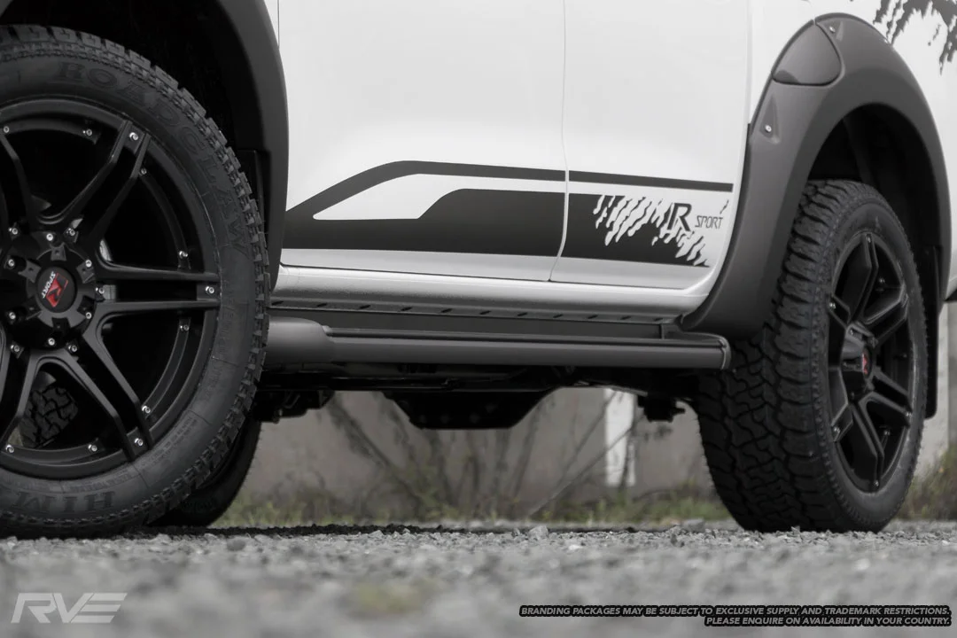 Fang – Heavy Duty 4x4 spec Size: 20x9 Colour: Matte black, R-Sport centre cap, no inserts