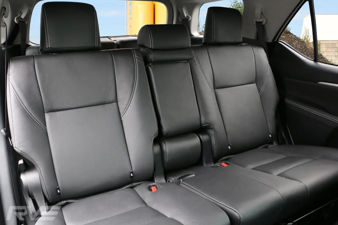 Toyota-Fortuner-Interior-4.jpg