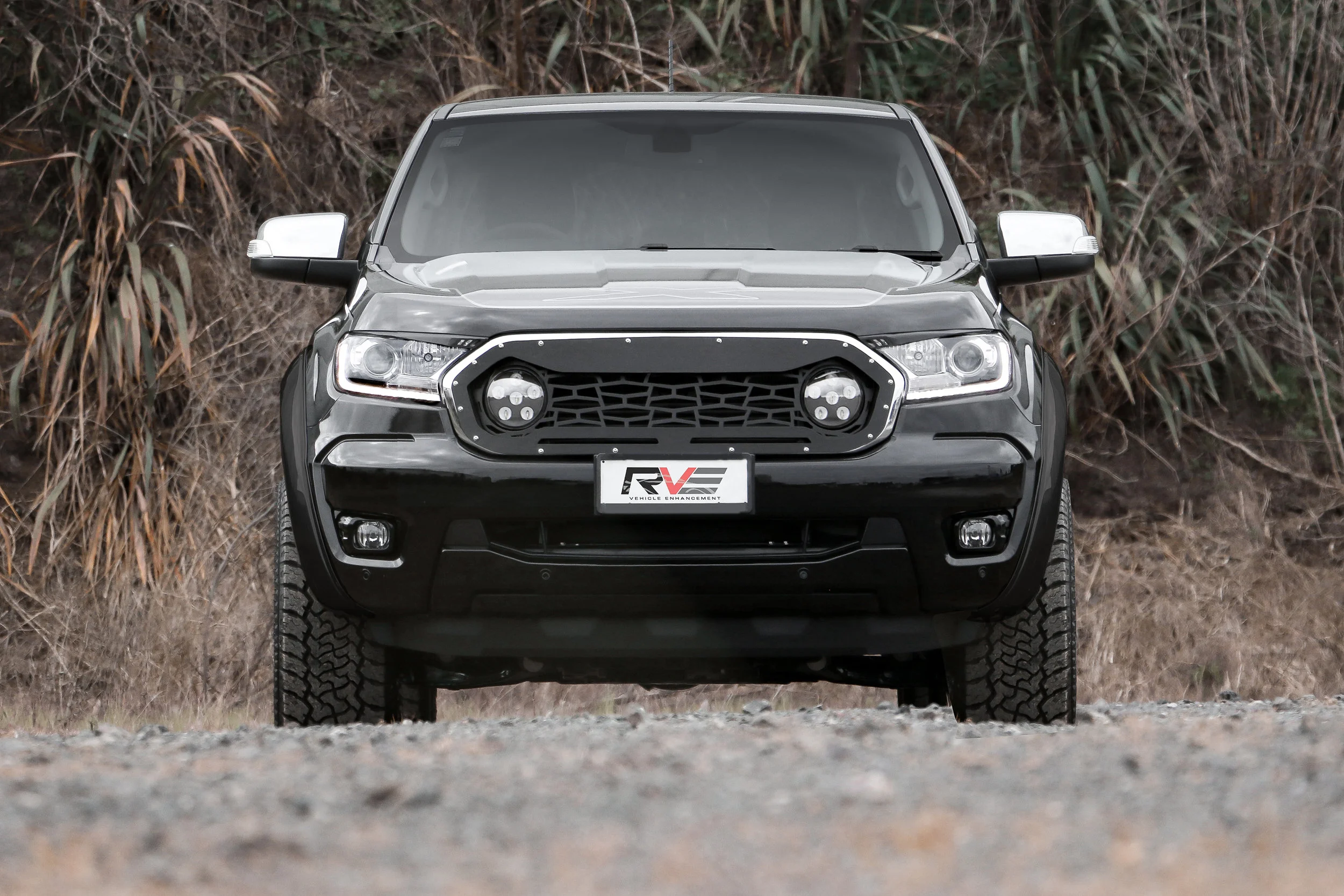 Grille mesh with outer bezel and lights