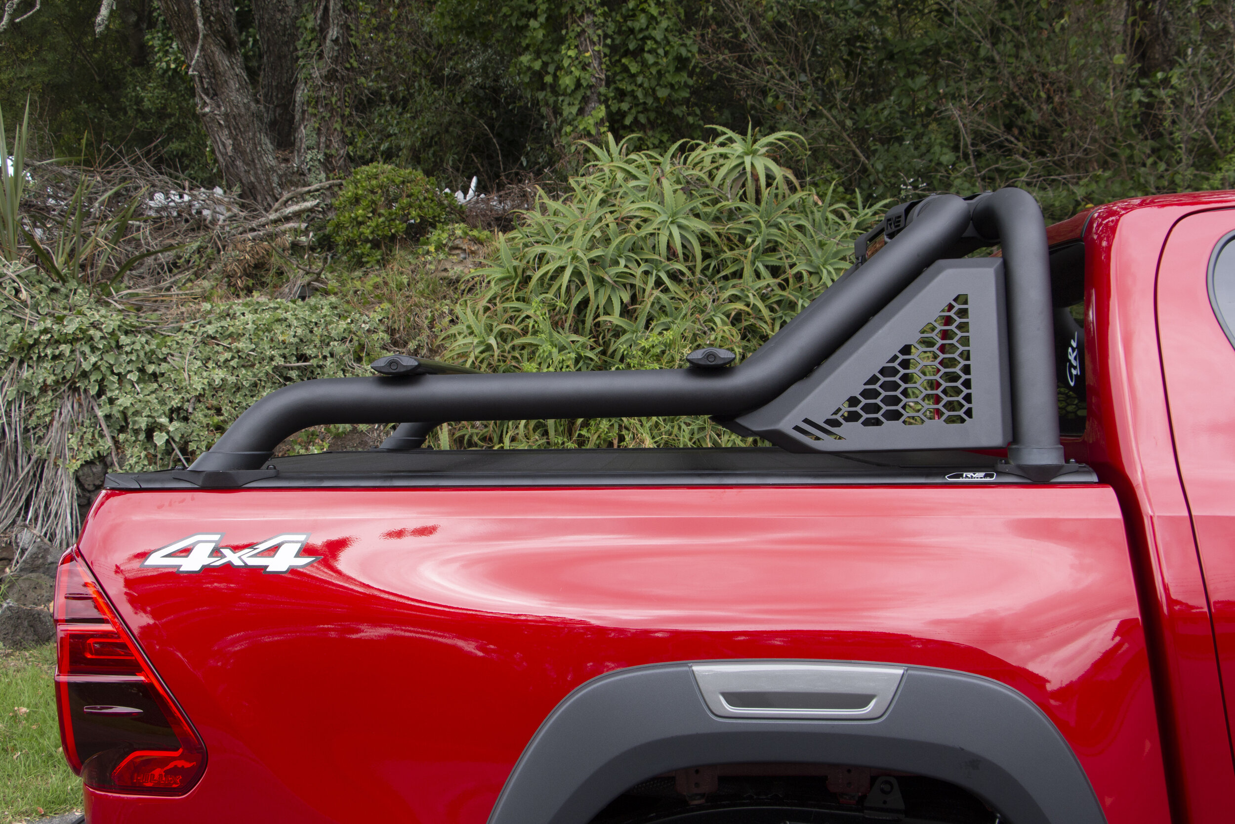 RVE Toyota HIlux, Fully enhanced exterior 4.jpg