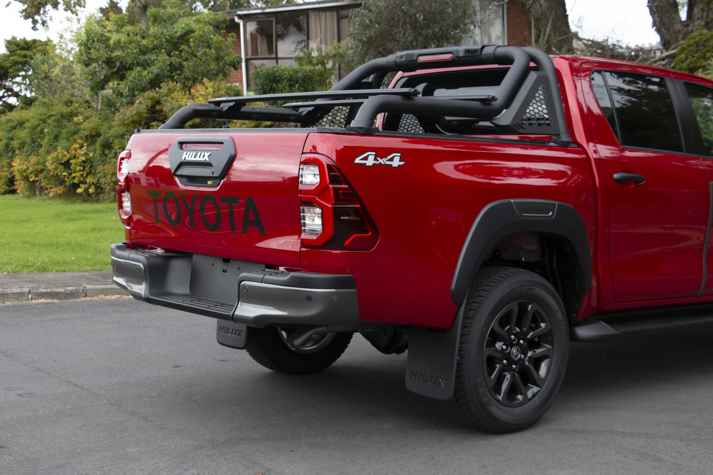 RVE Toyota HIlux, Fully enhanced exterior 9.jpg