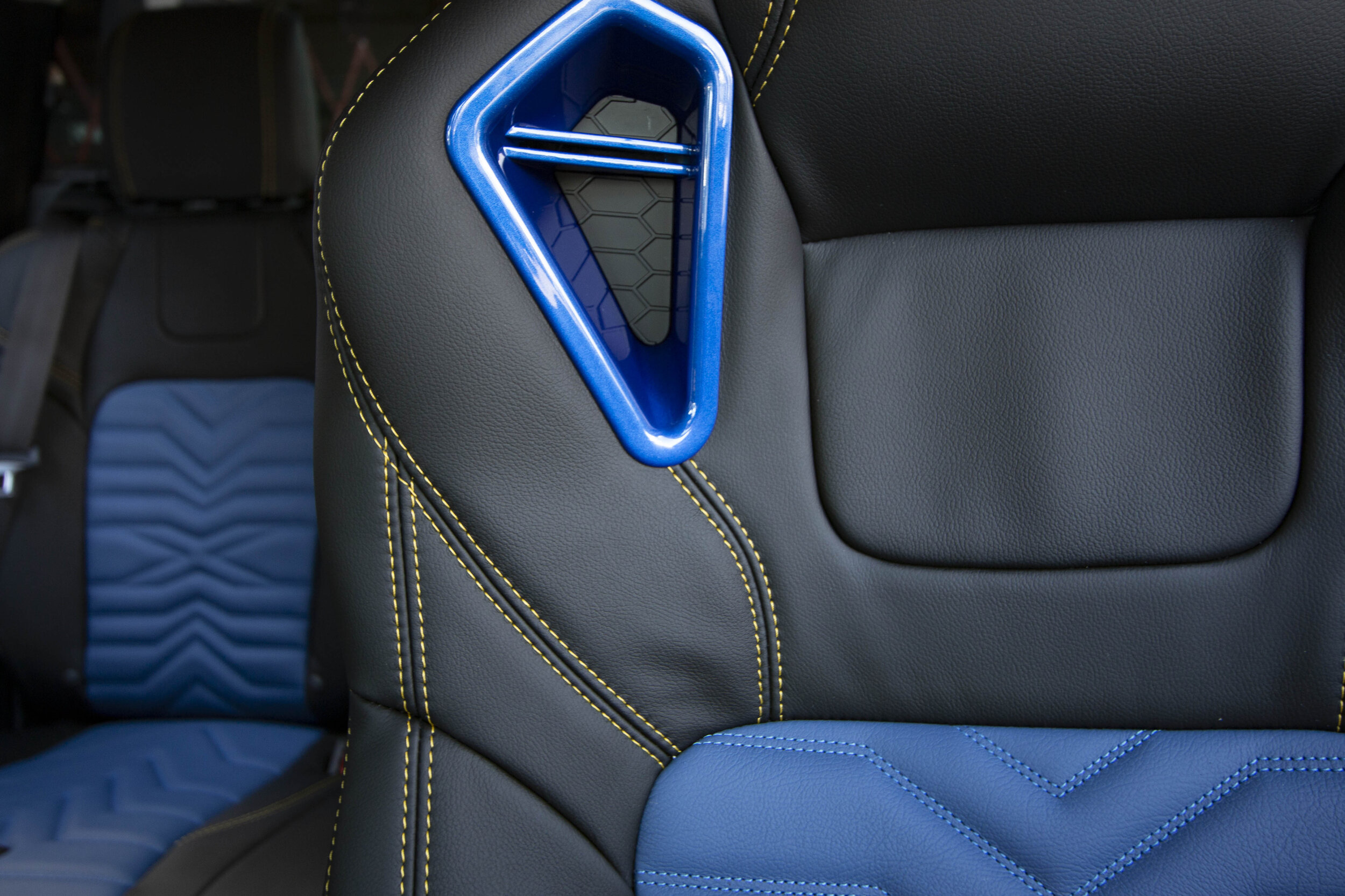 RVE Leather seats in Isuzu Dmax 15.jpg