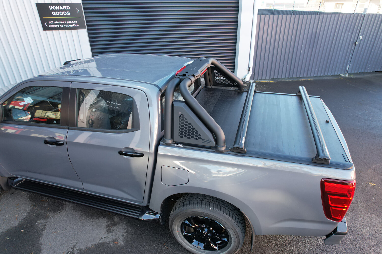 RVE+Sports+Bar,+shutterlid+and+roof+racks+7 (1).jpg