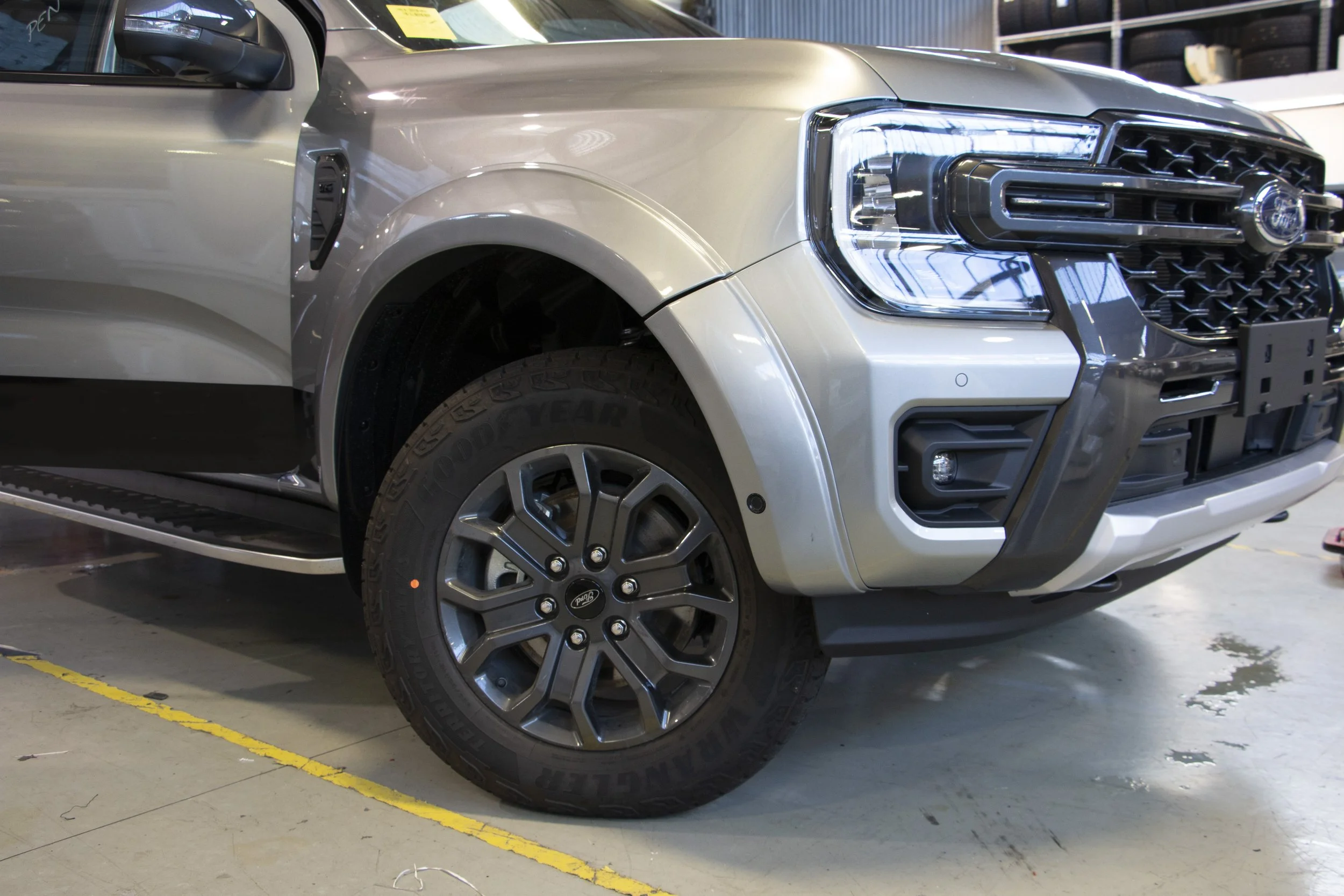 2022 Ford Ranger Wildtrack with Colour Flares 10.jpg