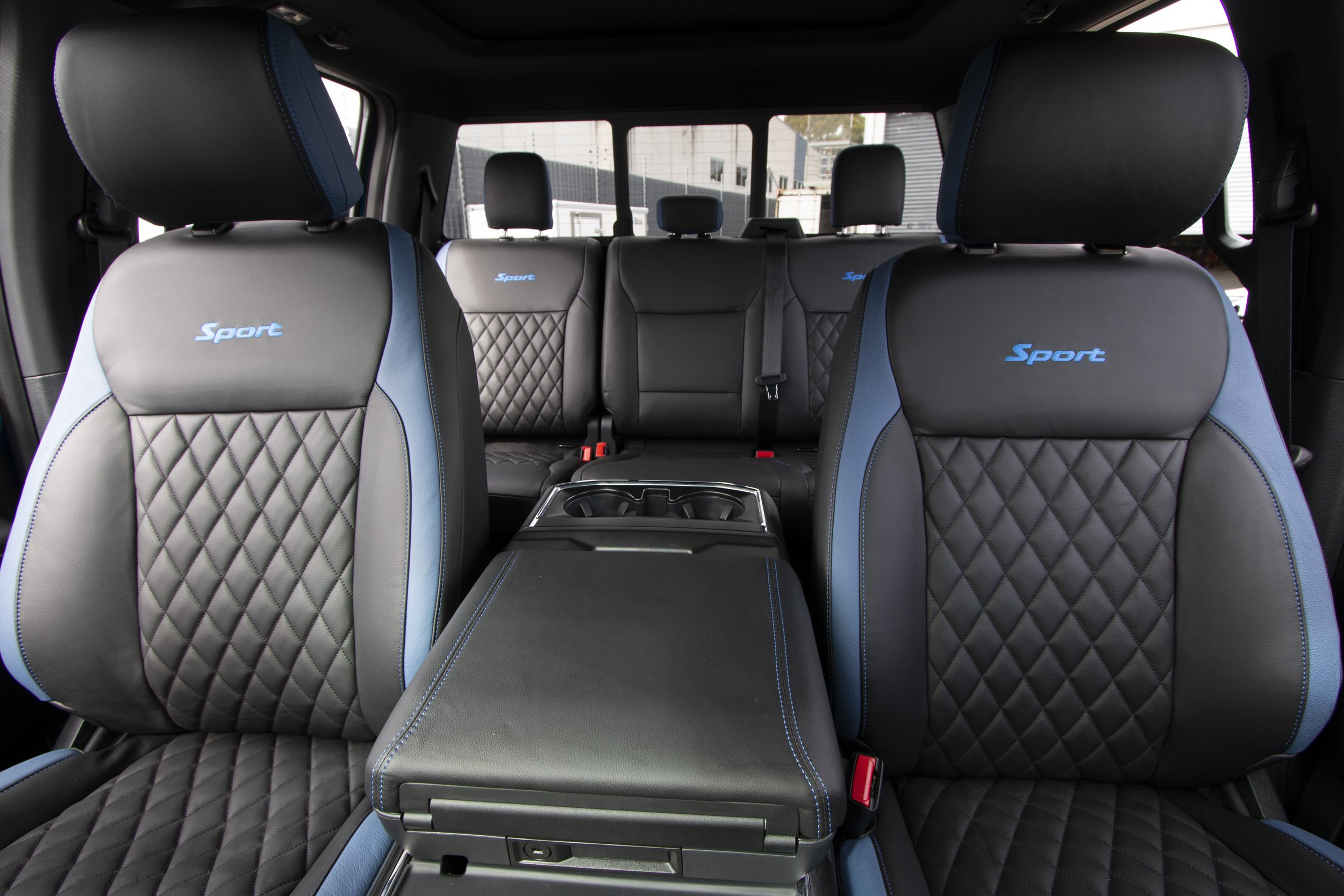 2022 Ford F-150 interior 4.jpg