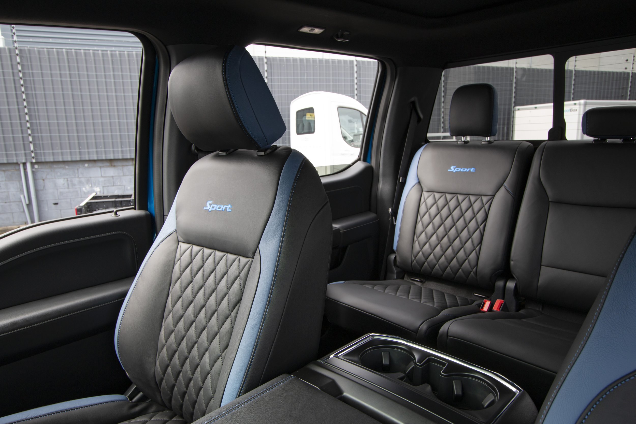2022 Ford F-150 interior 7.jpg