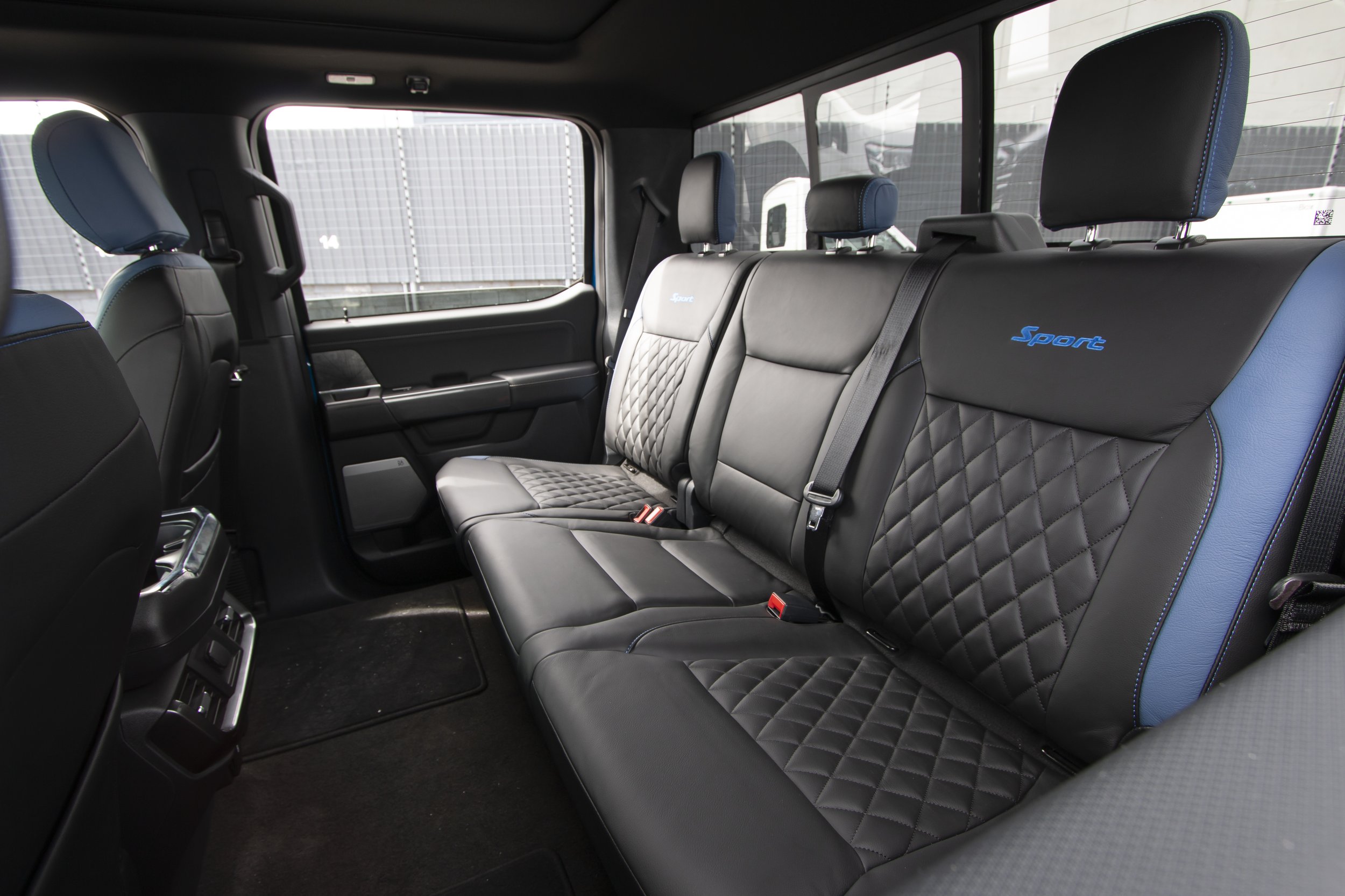 2022 Ford F-150 interior 22.jpg