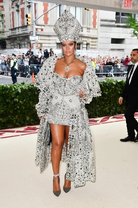 rihanna-met-gala-2018-billboard-1240.jpg