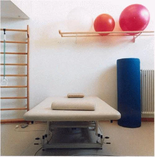  Massageraum #1, mit Ballen, Kurmittelhaus, Bad Wildstein, 1999,&nbsp; 