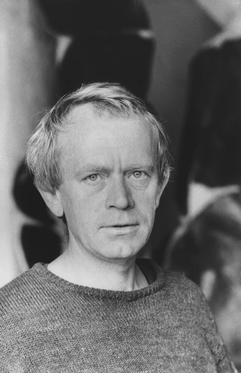 Simon Hantaï in 1968, E. Boubat via Paul Rodgers / 9W Gallery .