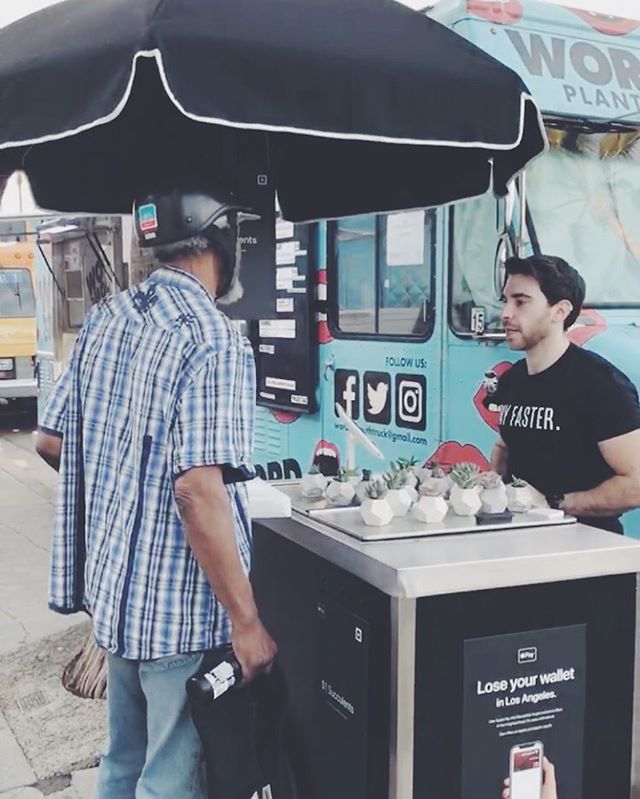 Did you missed us yesterday in Venice? Good news, you can still catch us there today on Abbot Kinney. Serving succulents until 6pm (while they last.) Local shops will also be offering great Apple Pay discounts even our Favorite 🍦 place Salt &amp; St