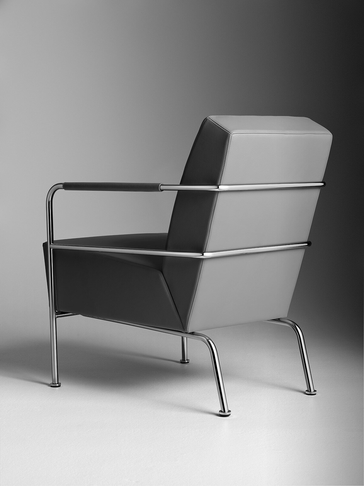 Lammhults-Cinema-Easychair-BW.jpeg