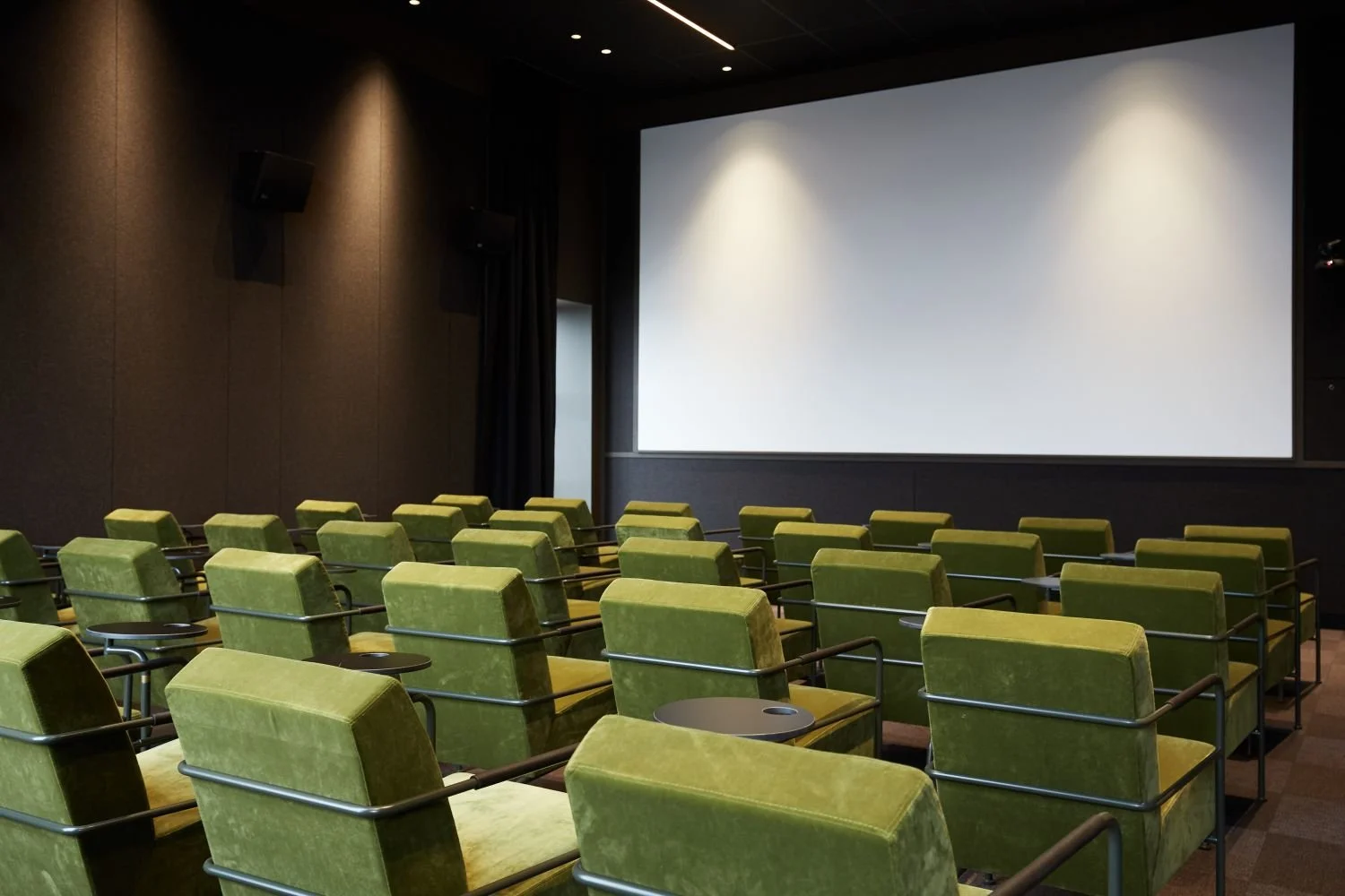 LammhultsCinemaEasychairGreenTV2Odense3.jpeg