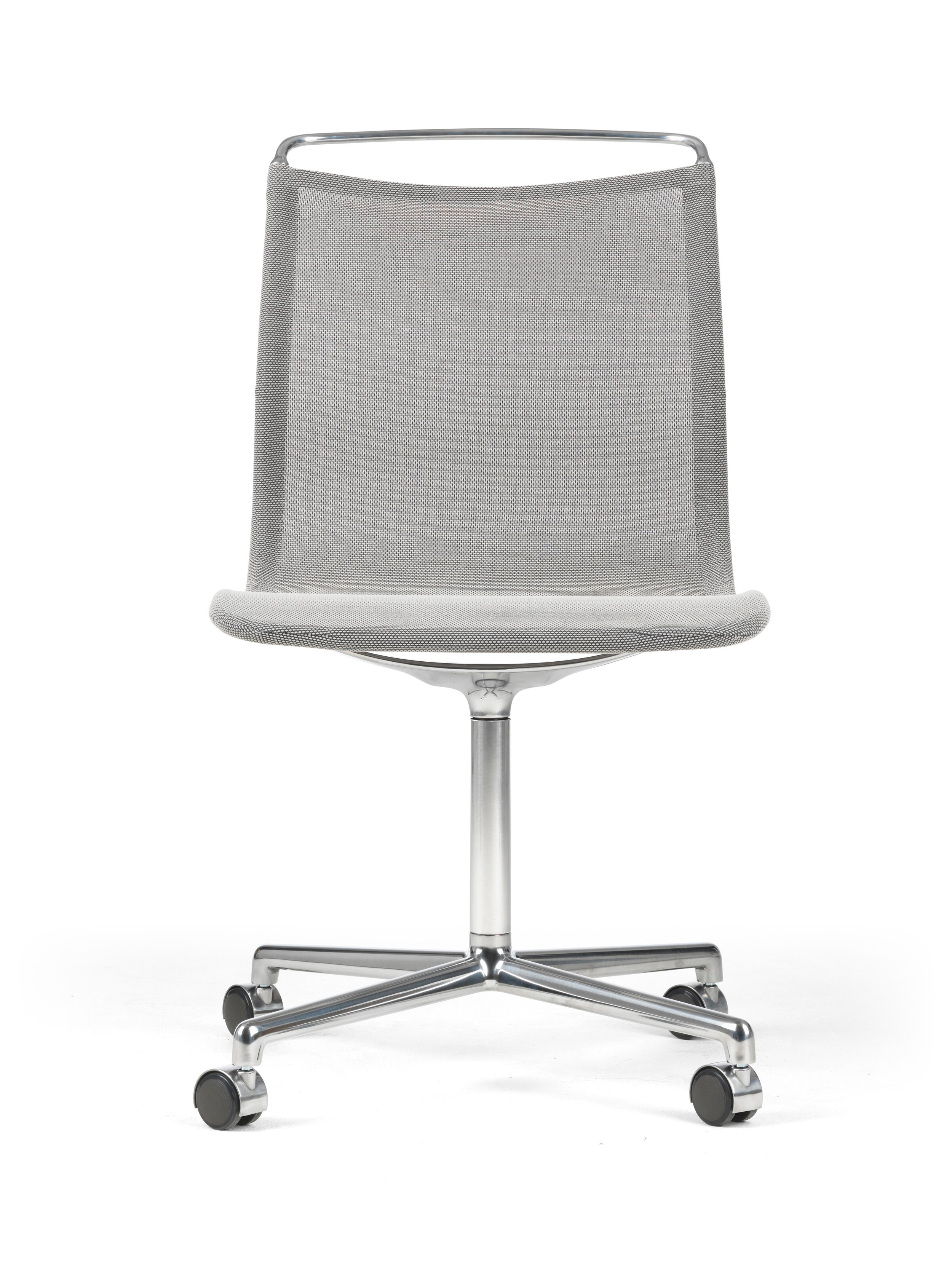 Lammhults_AtlasAir_chair_greymesh_4-feet_casters_polished_front_p01.jpg