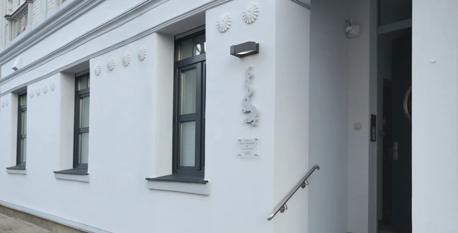 praxis-aussenansicht-mauritiusstrasse-bochum.jpg