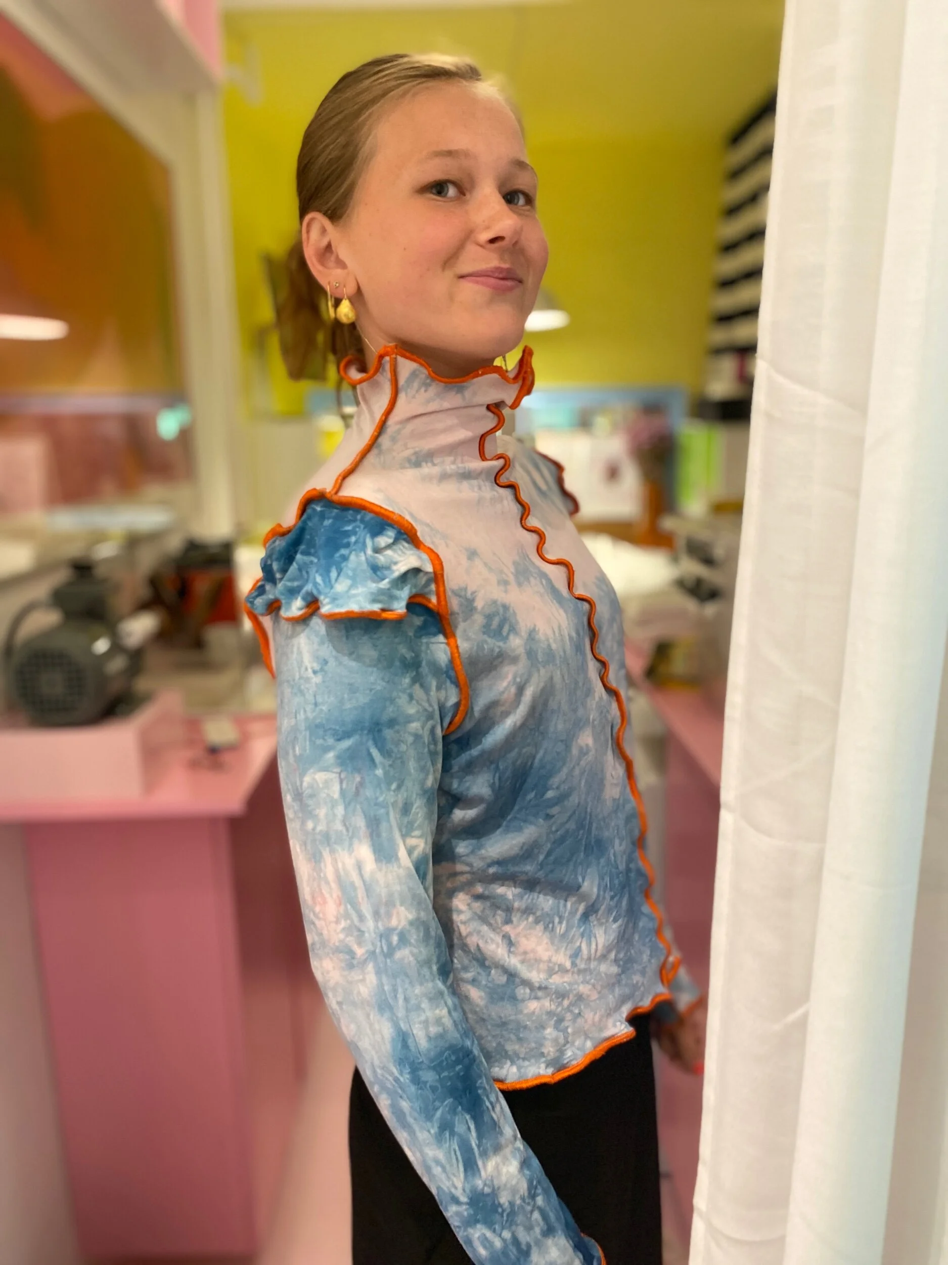 4113F8F6-2B83-4062-BA71-797352FB7CED