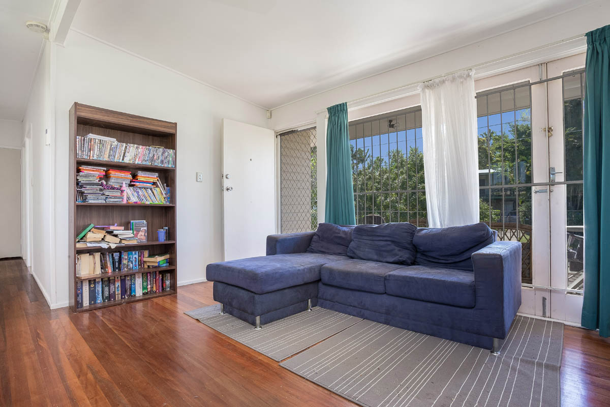 28 Camelia Avenue, Logan Central - (Web) (7).jpg