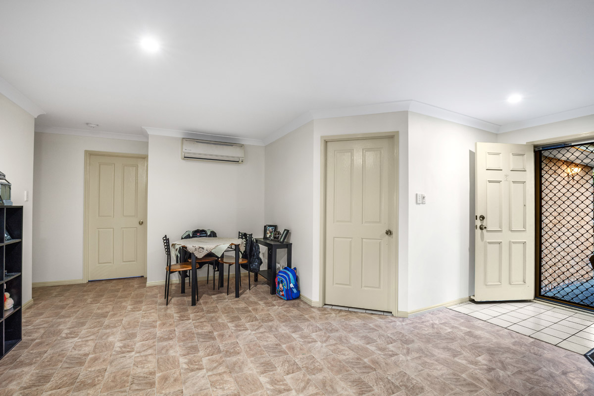 4 Nicole Place, Crestmead - (Web)(8).jpg