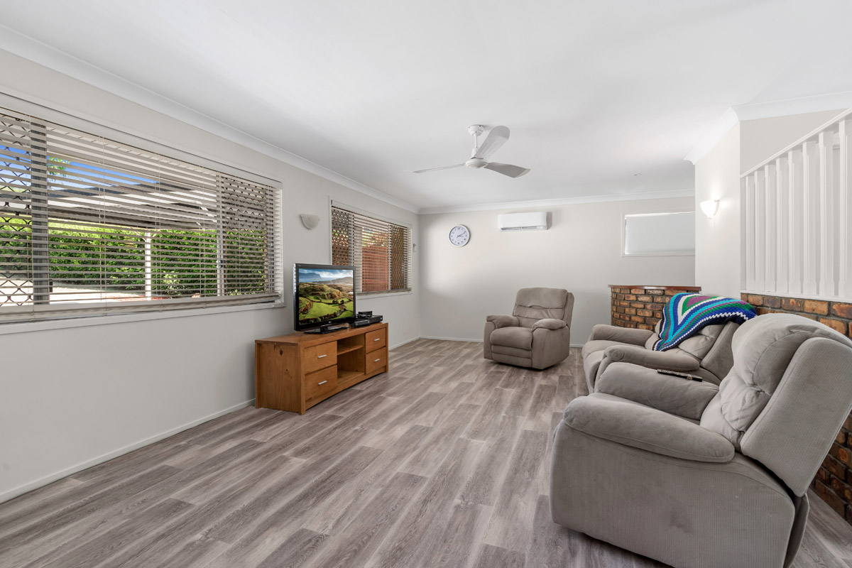 24 Quarrian Crescent, Beenleigh - (1)(Web).jpg