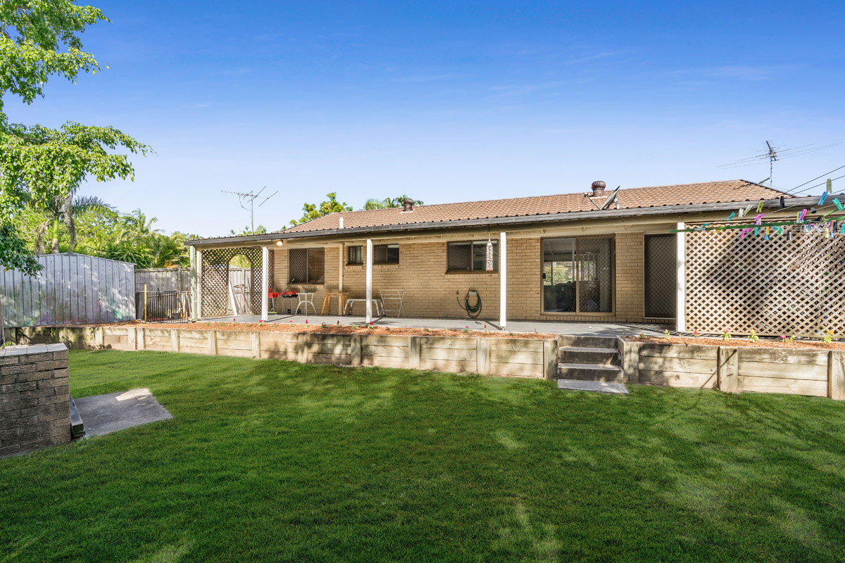 24 Quarrian Crescent, Beenleigh - (10)(Web).jpg