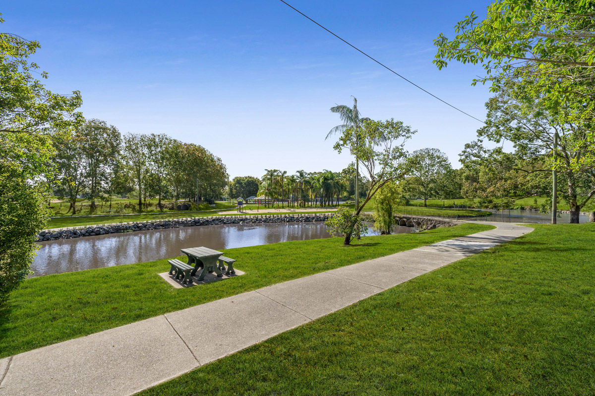 24 Quarrian Crescent, Beenleigh - (11)(Web).jpg