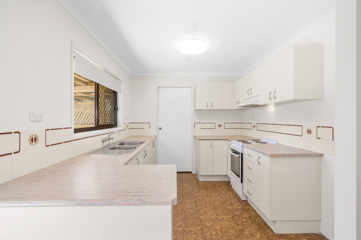 11 Yeomans St, Mount Warren Park - (3)(Web).jpg