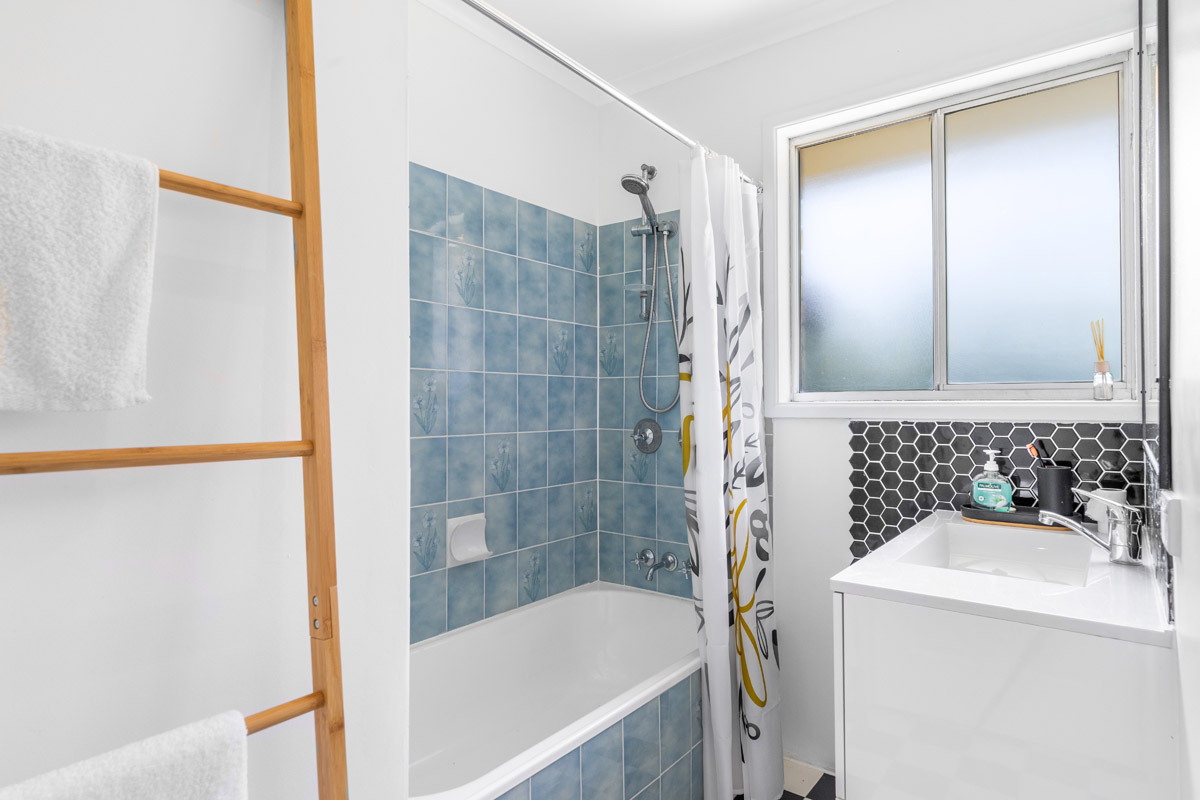 22 Kalimna Street, Loganholme - (2)(Web).jpg