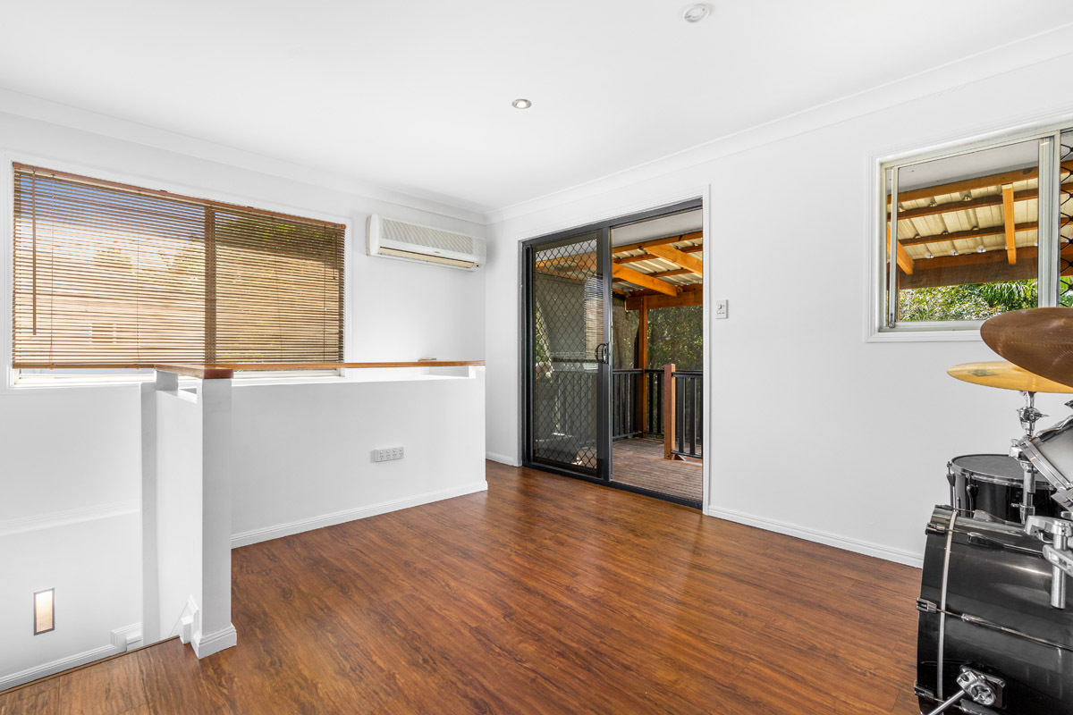 22 Kalimna Street, Loganholme - (4)(Web).jpg