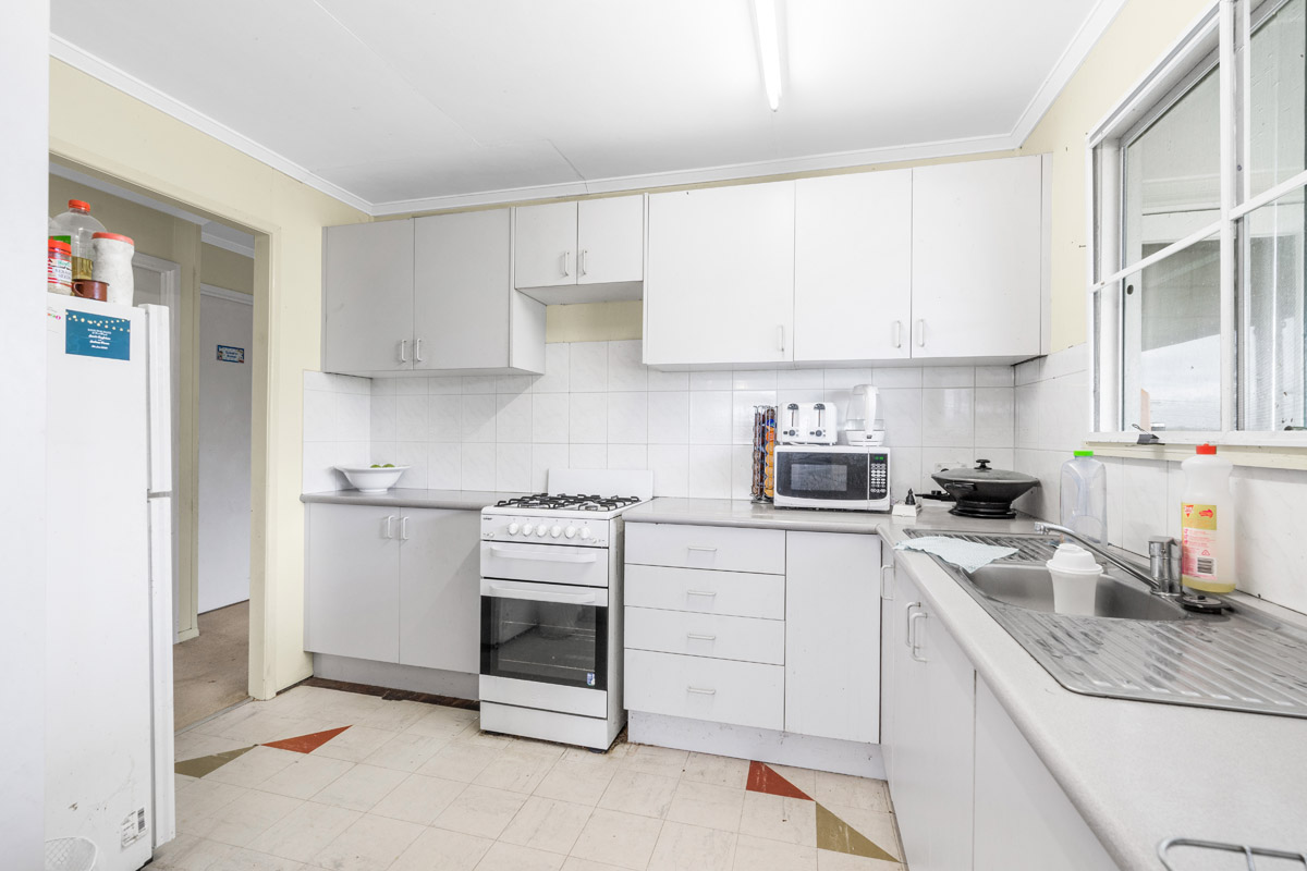 21 Brownhill Street, Logan Central - (5)(Web).jpg
