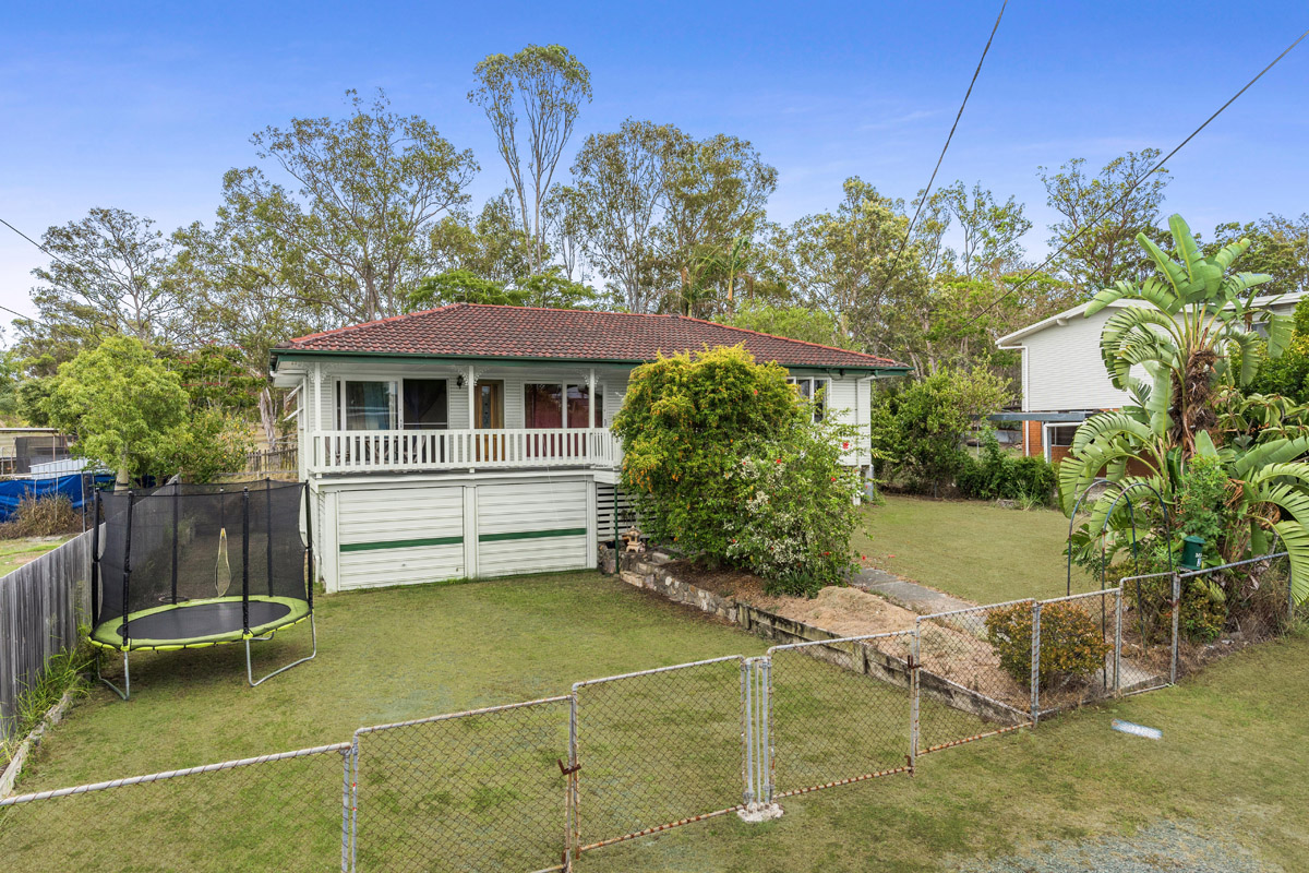 21 Brownhill Street, Logan Central - (12)(Web).jpg