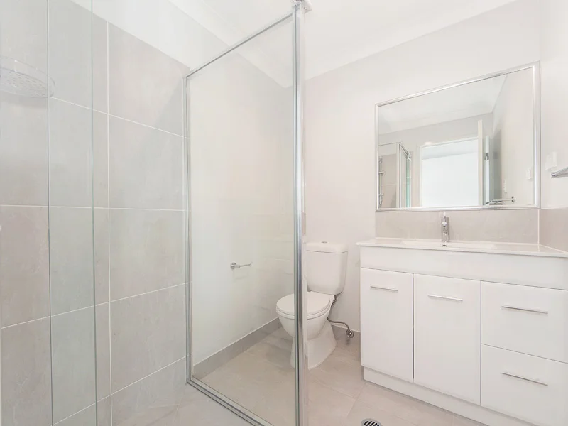 7 Bathroom.jpg