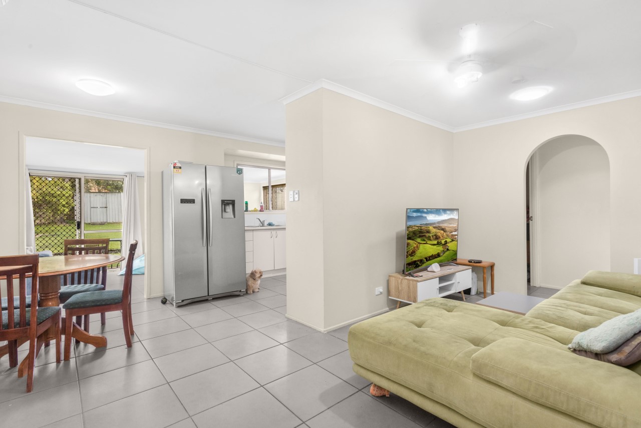26 Sunscape Dr Eagleby - Daytime Photos (4).jpg